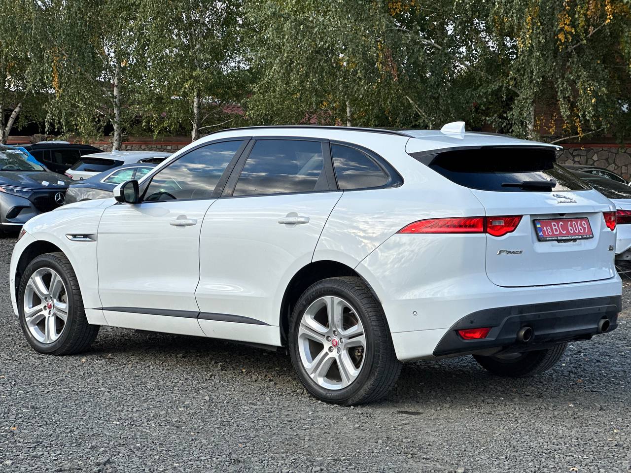 JAGUAR F-PACE R - SPORT