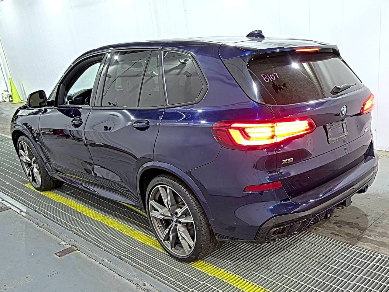 BMW X5 M50i