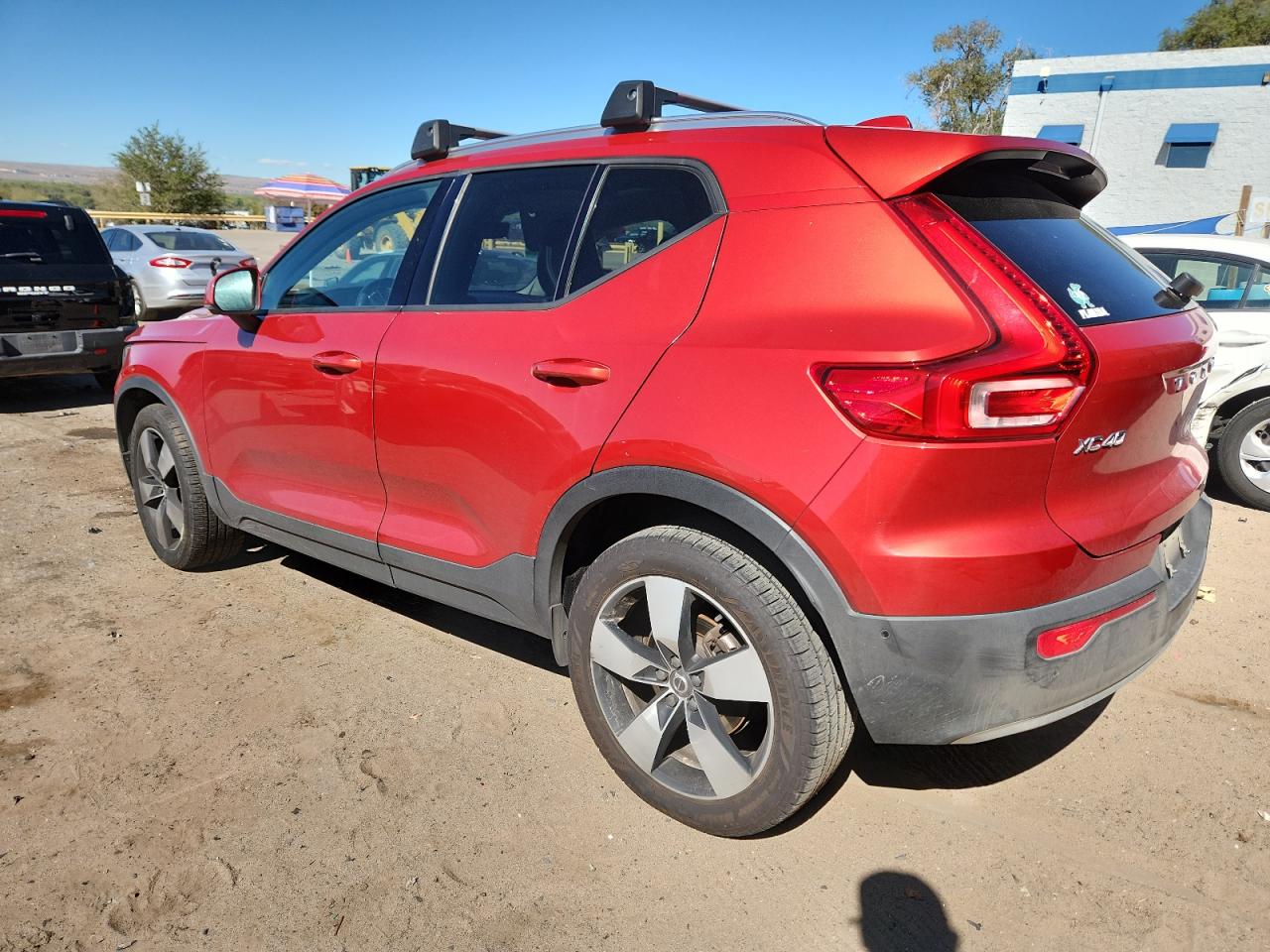 VOLVO XC40 T5 MOMENTUM