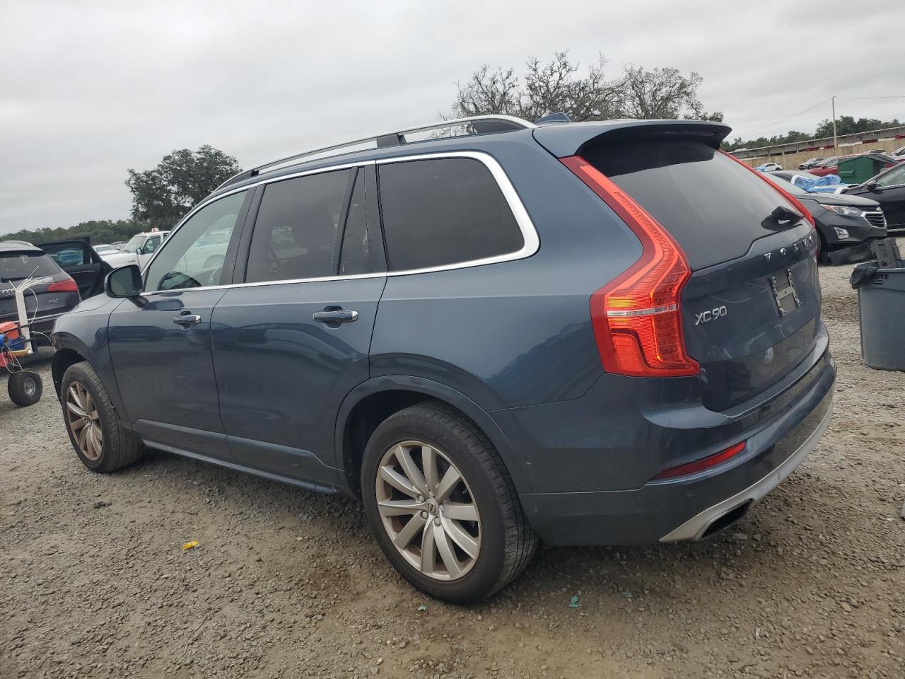 VOLVO XC90 T6 MOMENTUM
