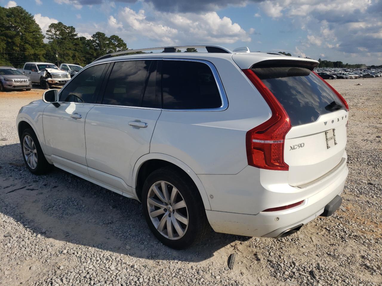 VOLVO XC90 T6 MOMENTUM