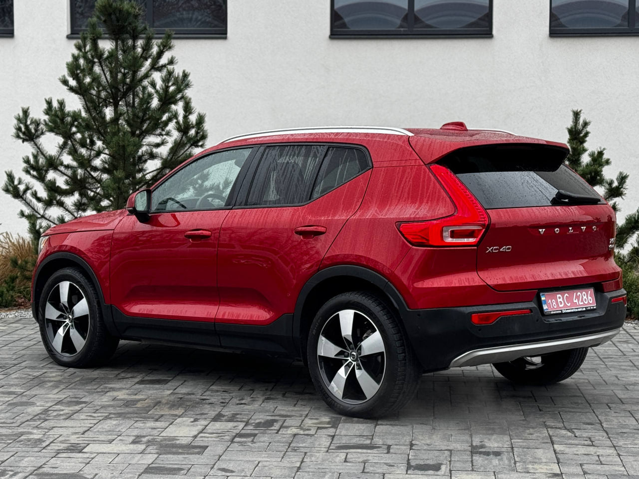 VOLVO XC40 T5 MOMENTUM