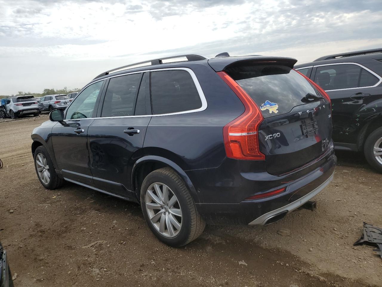 2016 VOLVO XC90 T6 MOMENTUM