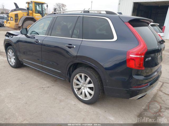 2016 VOLVO XC90 T6 MOMENTUM