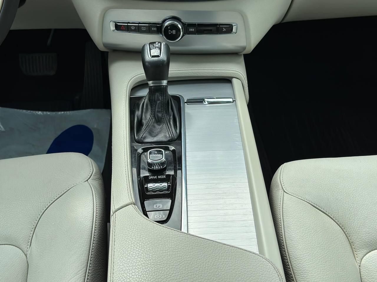 2016 VOLVO XC90 T5 AWD