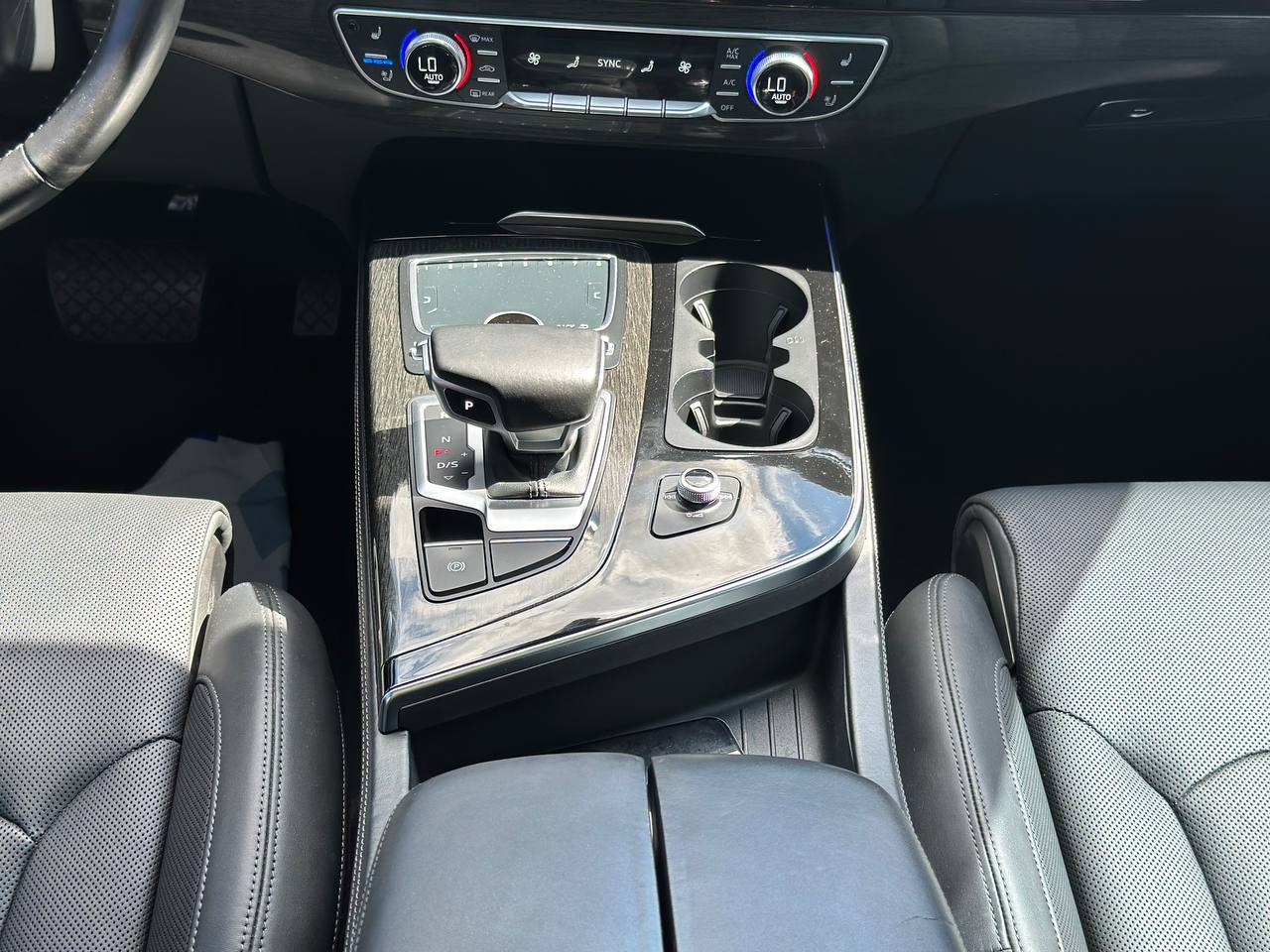 2017 AUDI Q7 PRESTIGE (ПНЕВМА)