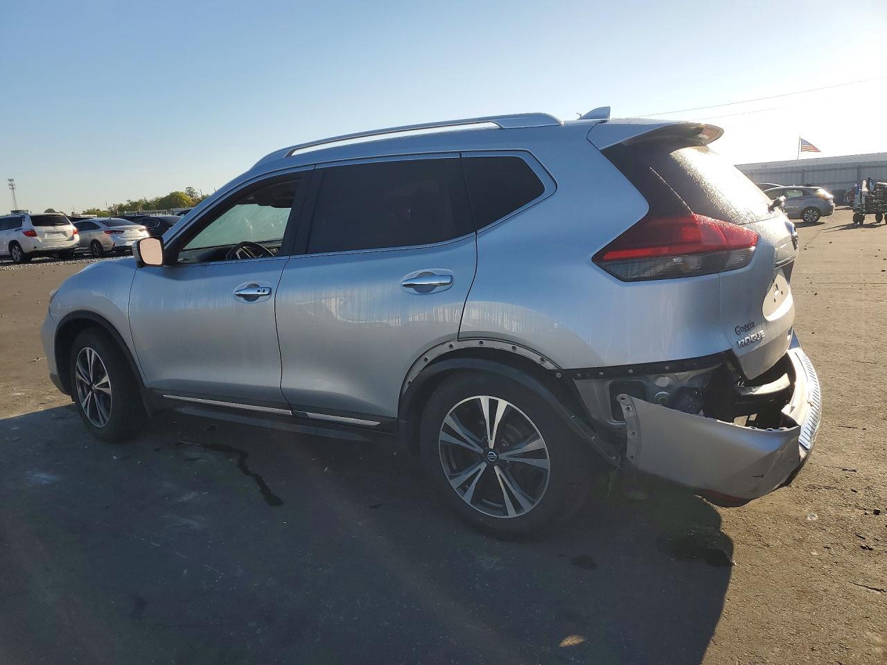 2017 NISSAN ROGUE SL
