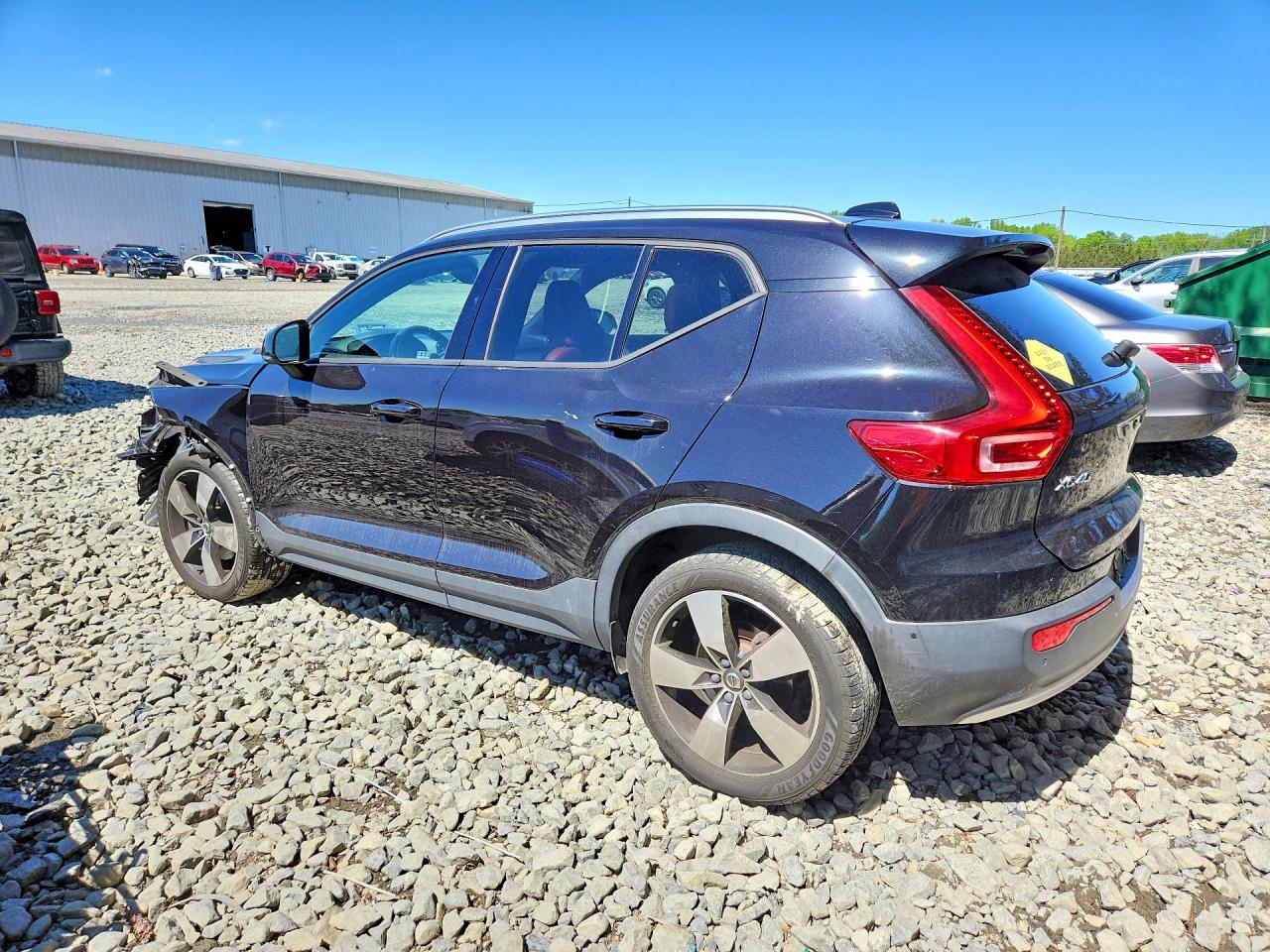 2019 VOLVO XC40 T5 MOMENTUM