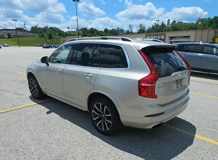 2016 VOLVO XC90 T6 MOMENTUM