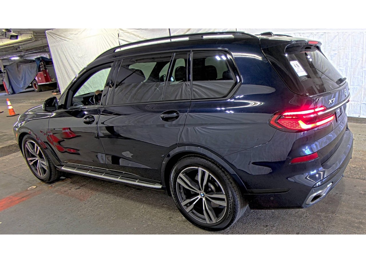 2023 BMW X7 40i M-SPORT