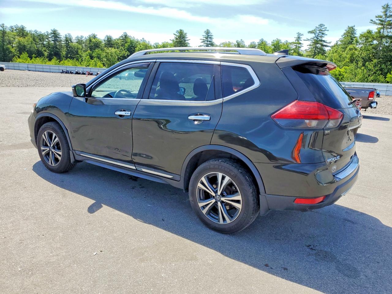 2017 NISSAN ROGUE SL