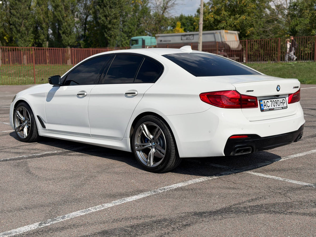 2017 BMW SERIES 5 M550i