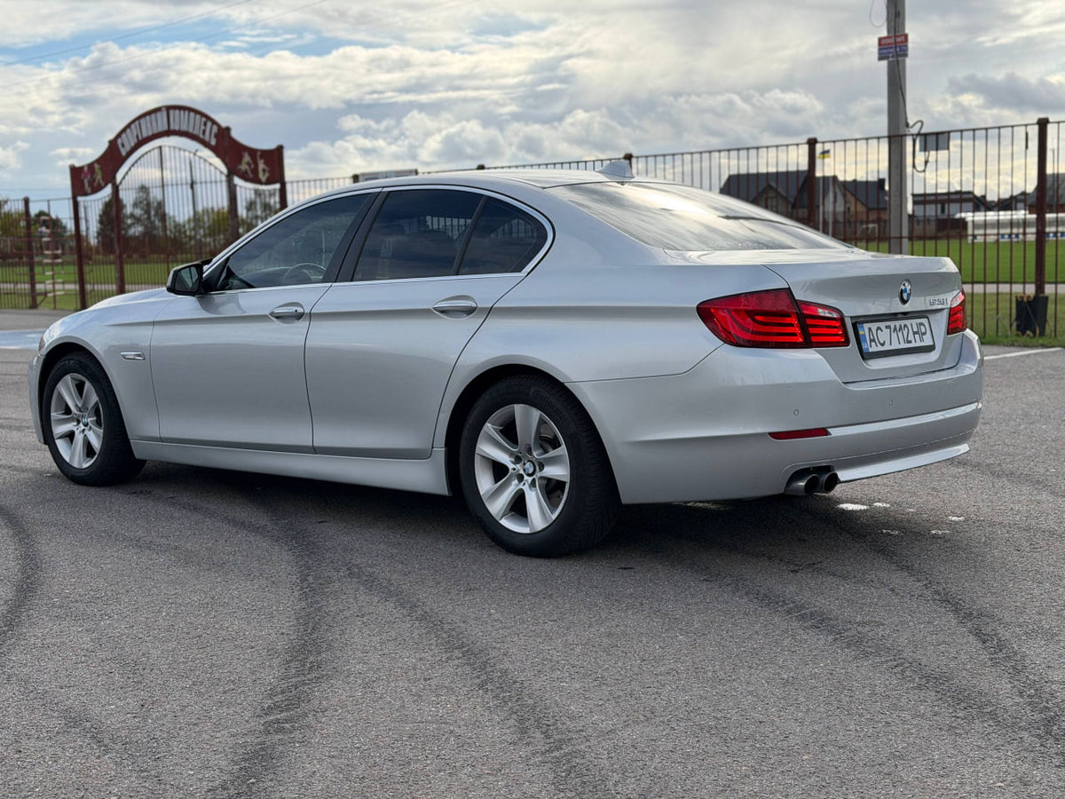 2011 BMW 5