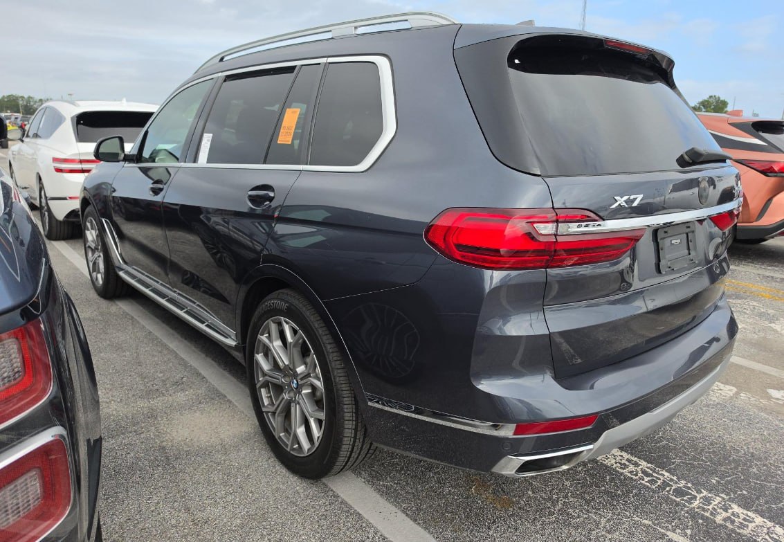 2020 BMW X7 40i