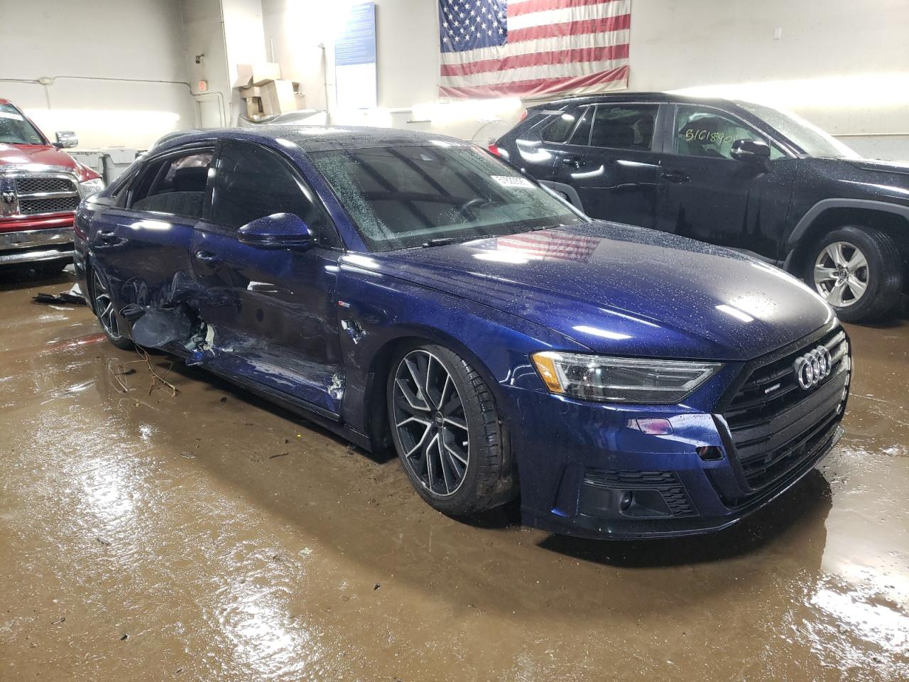 AUDI A8 Long  S-LINE