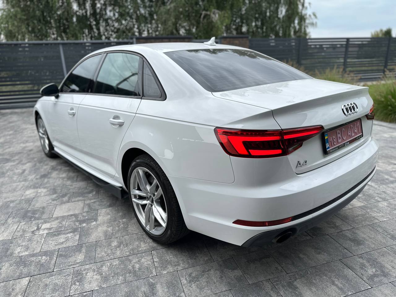 AUDI A4 PREMIUM S-LINE