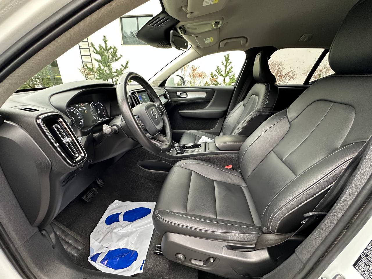 VOLVO XC40 T4
