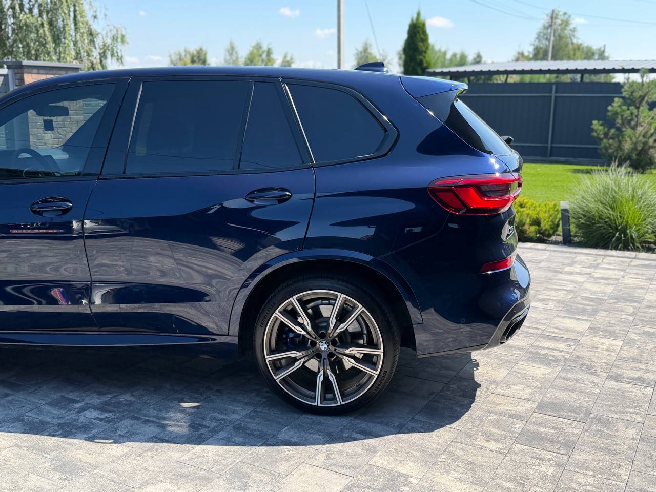2020 BMW X5 M50i