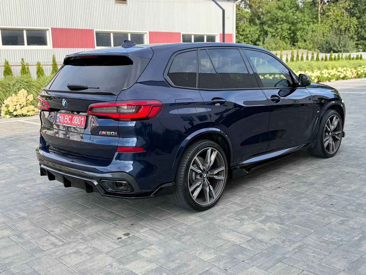 2020 BMW X5 M50i