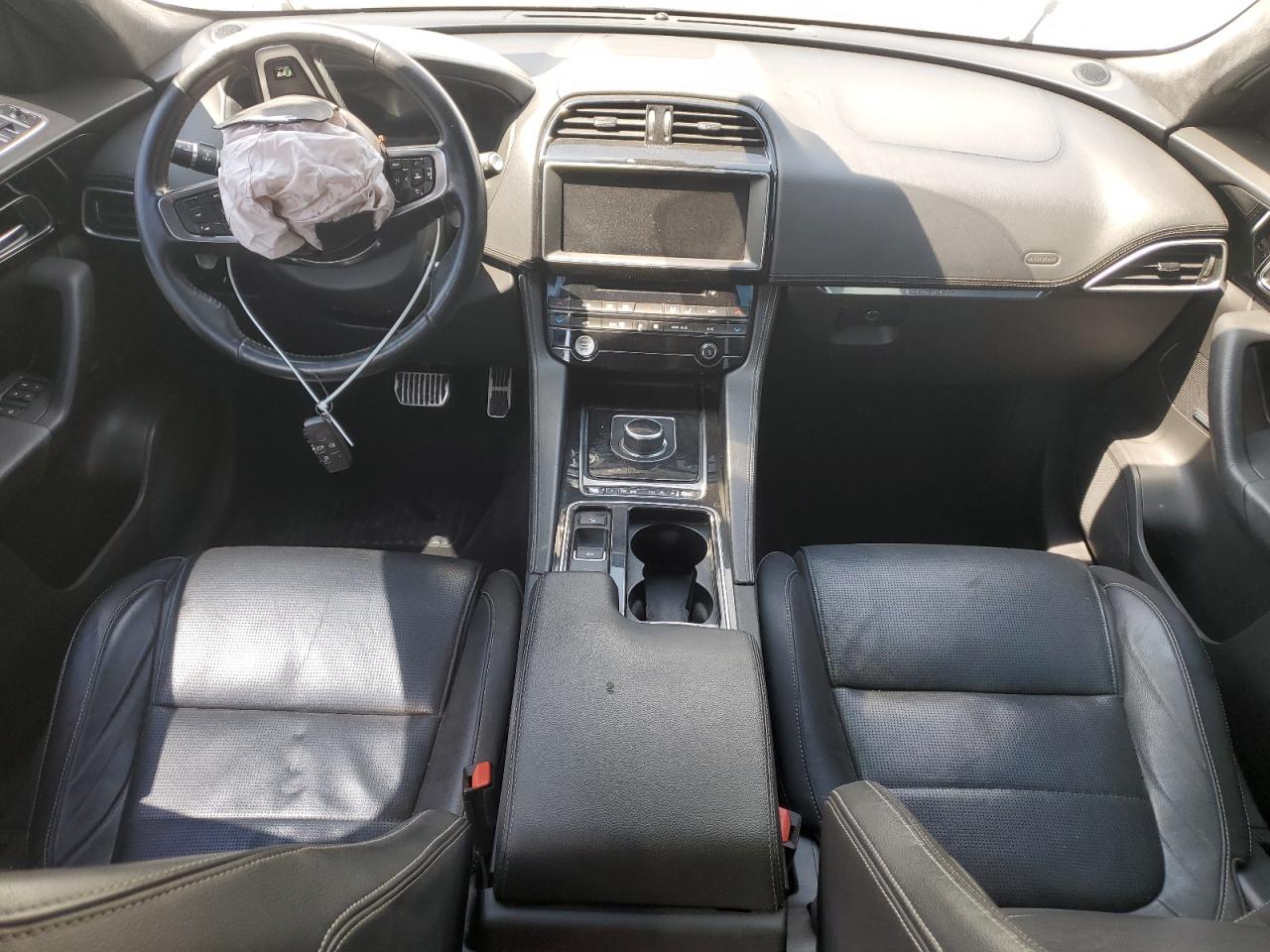JAGUAR F-PACE R - SPORT