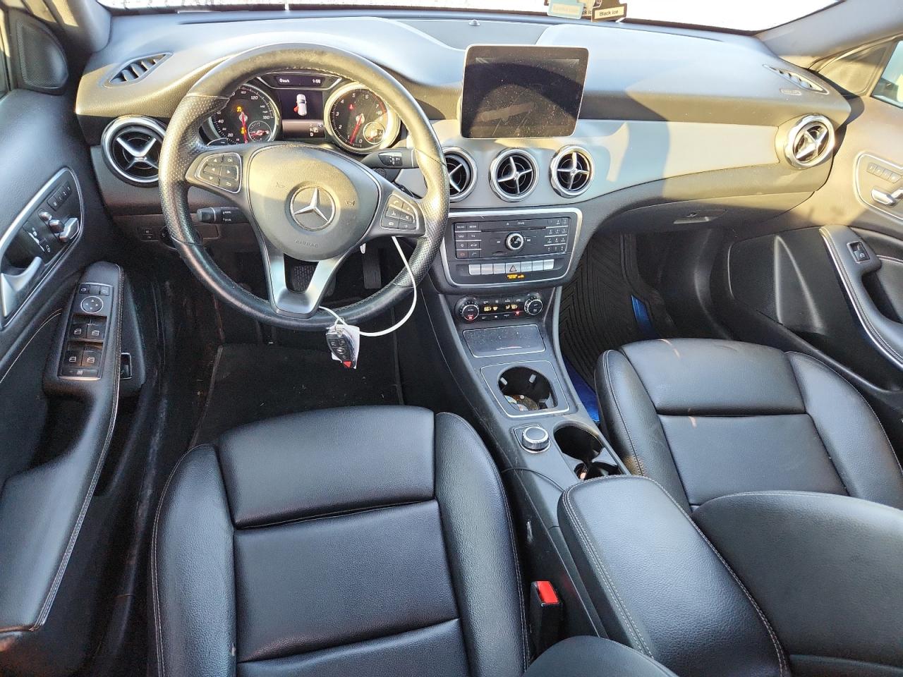 MERCEDES-BENZ GLA 250