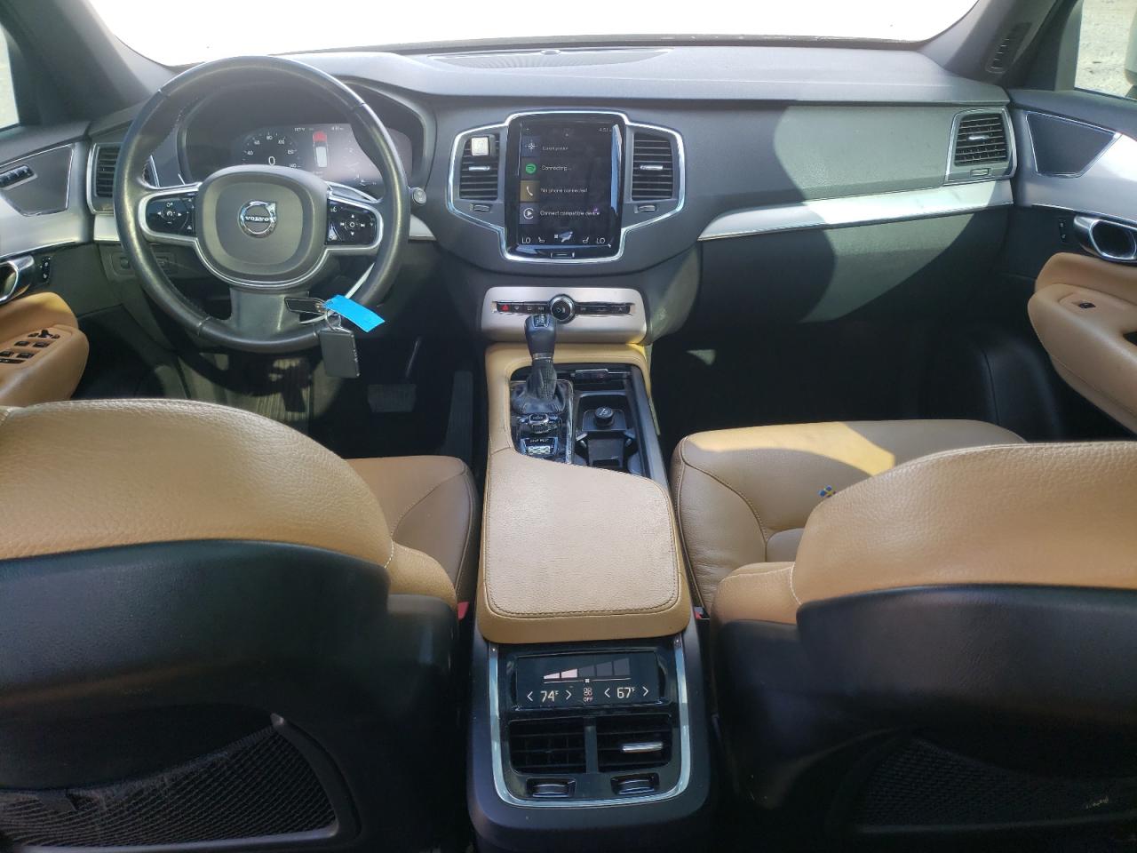 VOLVO XC90 T6 MOMENTUM