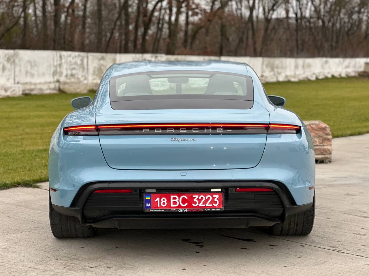 PORSCHE TAYCAN