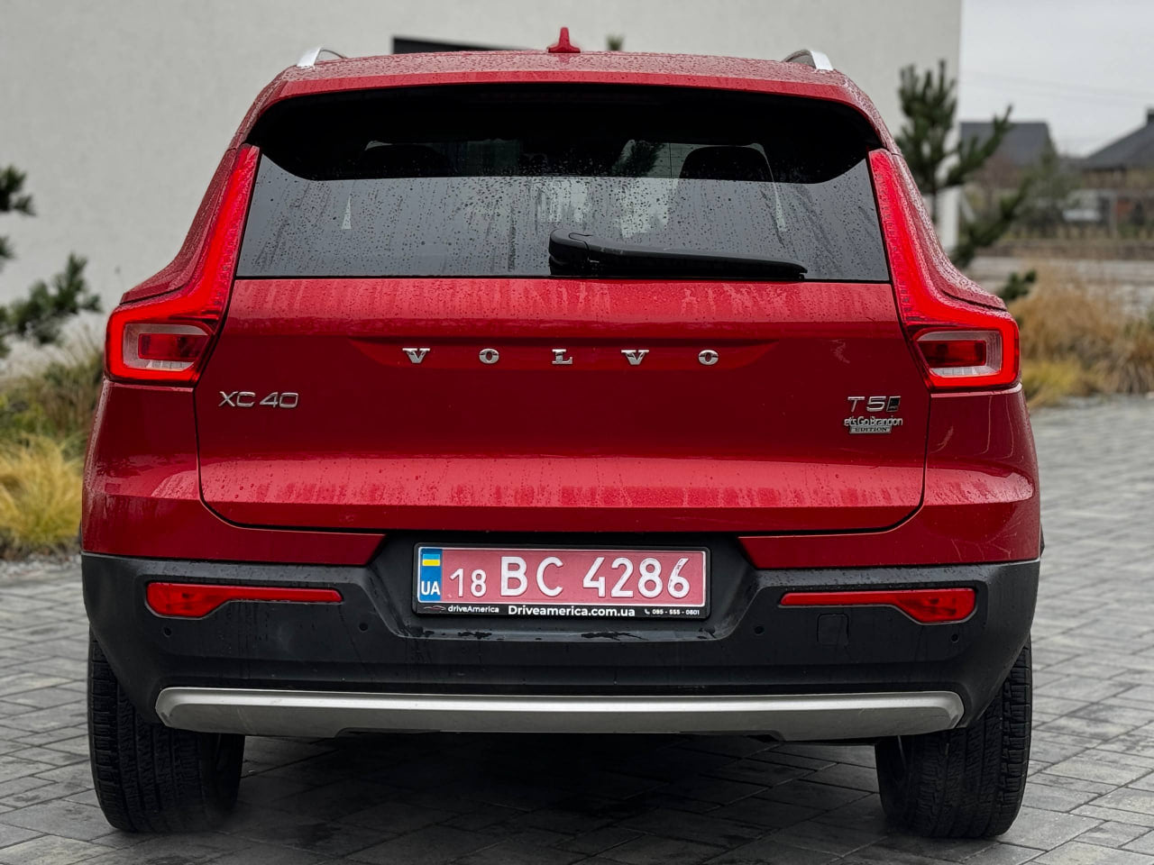 VOLVO XC40 T5 MOMENTUM