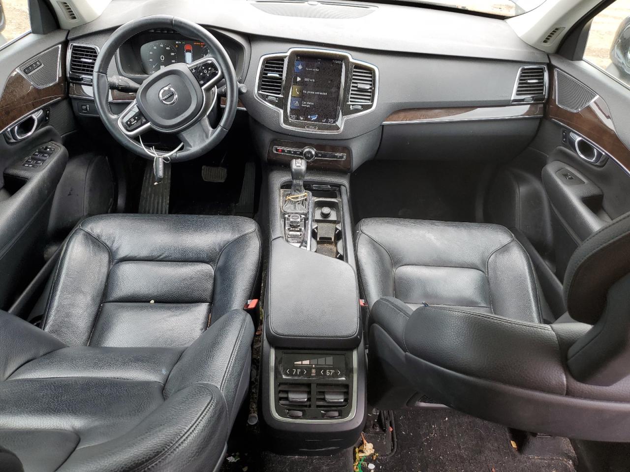 2016 VOLVO XC90 T6 MOMENTUM