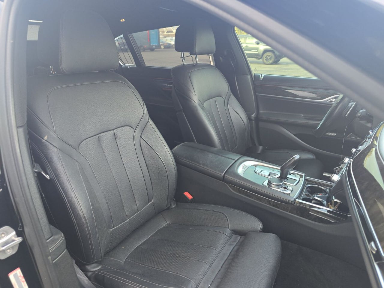 2016 BMW G12 740i M-SPORT