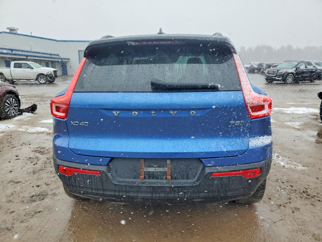 2021 VOLVO XC40 T5 R-DESIGN