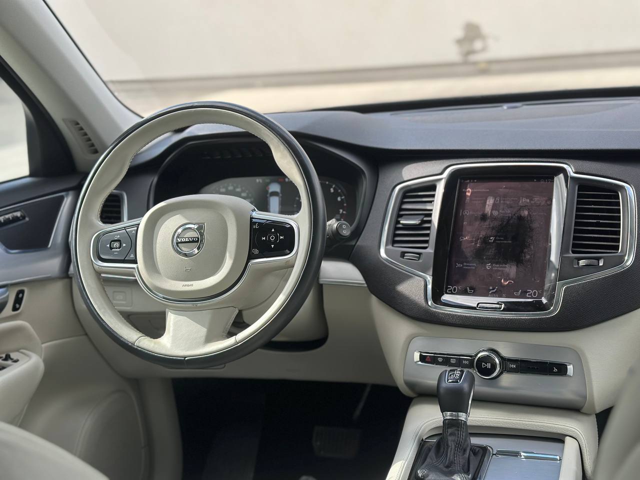 2016 VOLVO XC90 T6 MOMENTUM