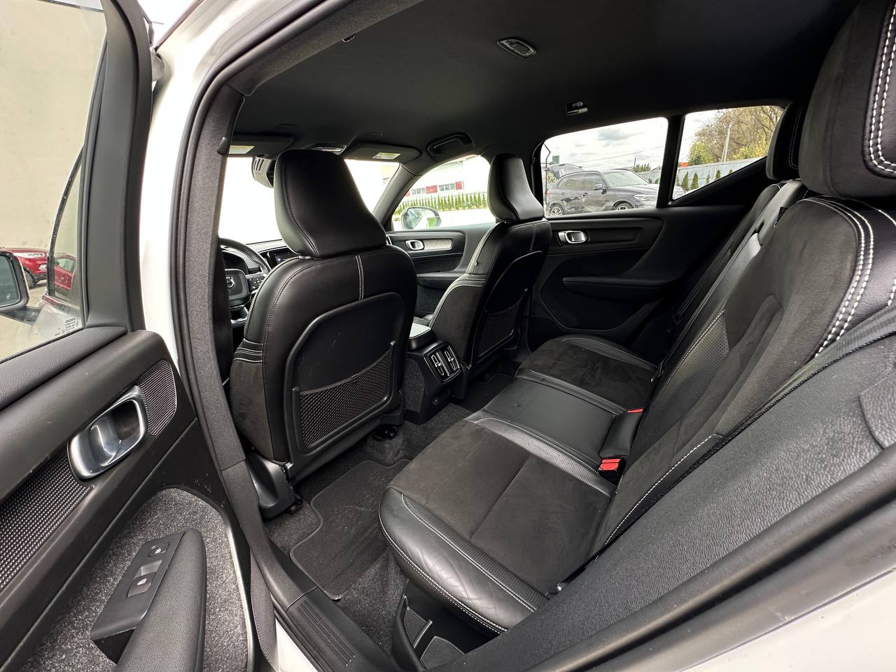 2019 VOLVO XC40 T5 R-DESIGN