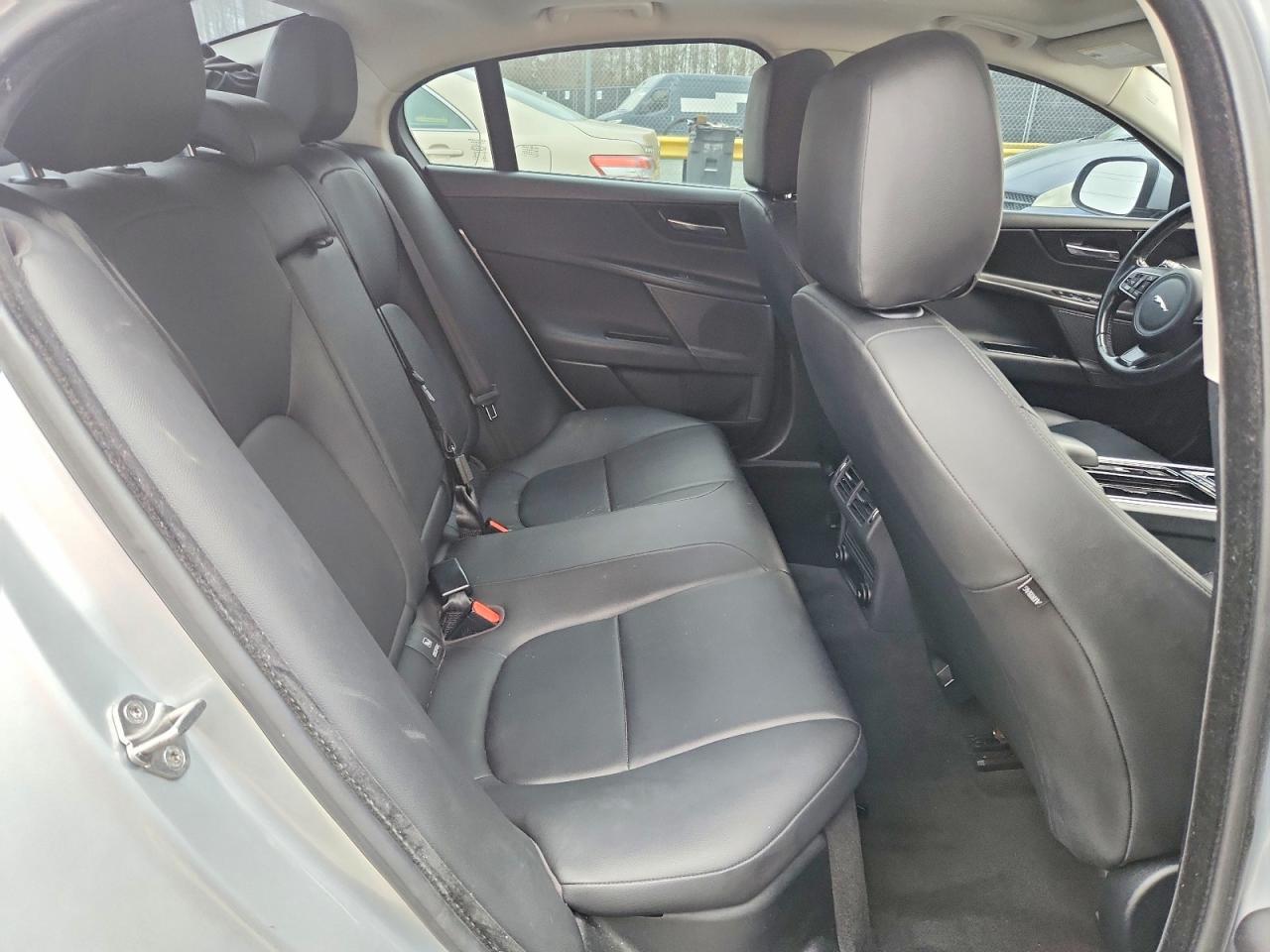 2019 JAGUAR XE