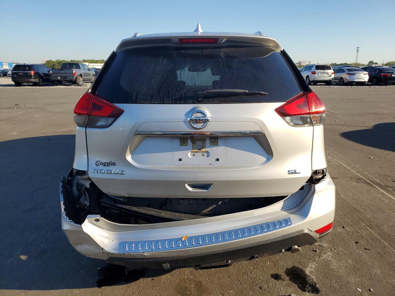 2017 NISSAN ROGUE SL
