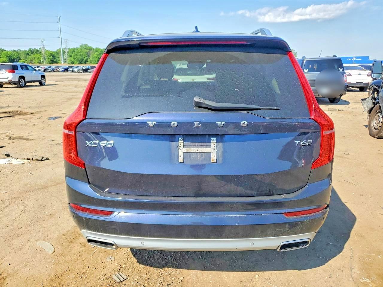 2016 VOLVO XC90 T6