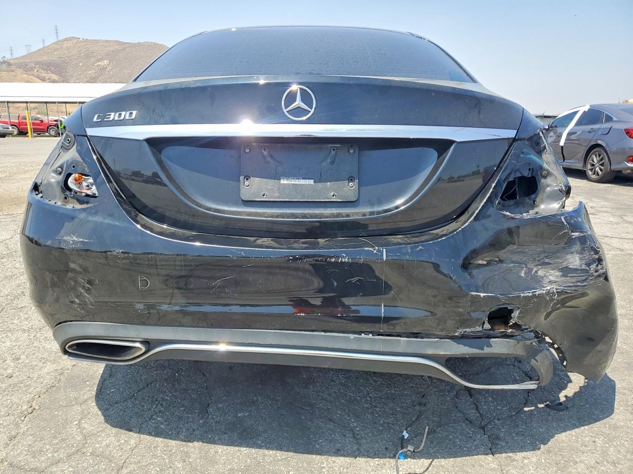 2015 MERCEDES-BENZ C 300