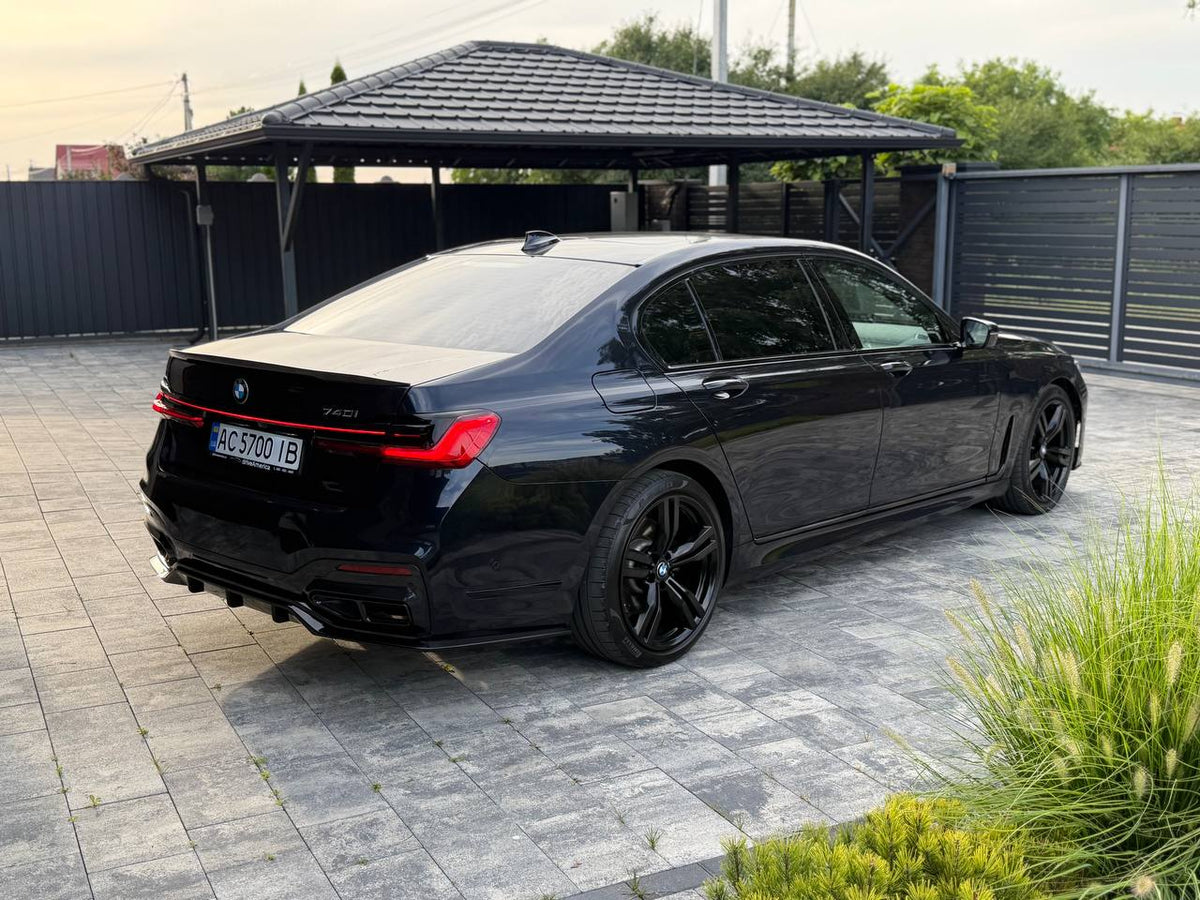 2016 BMW G12 740i M-SPORT