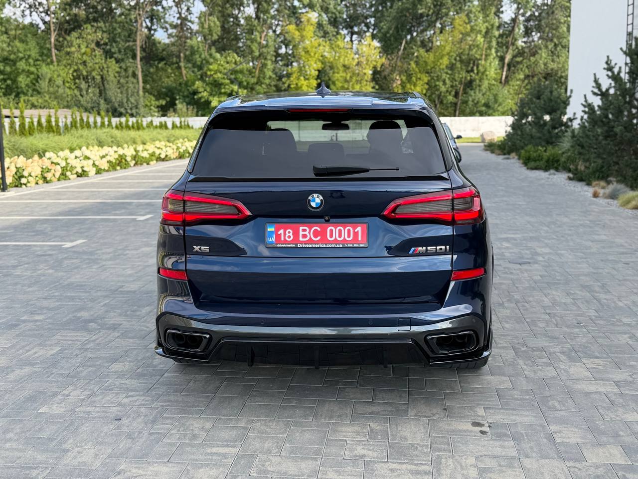 2020 BMW X5 M50i