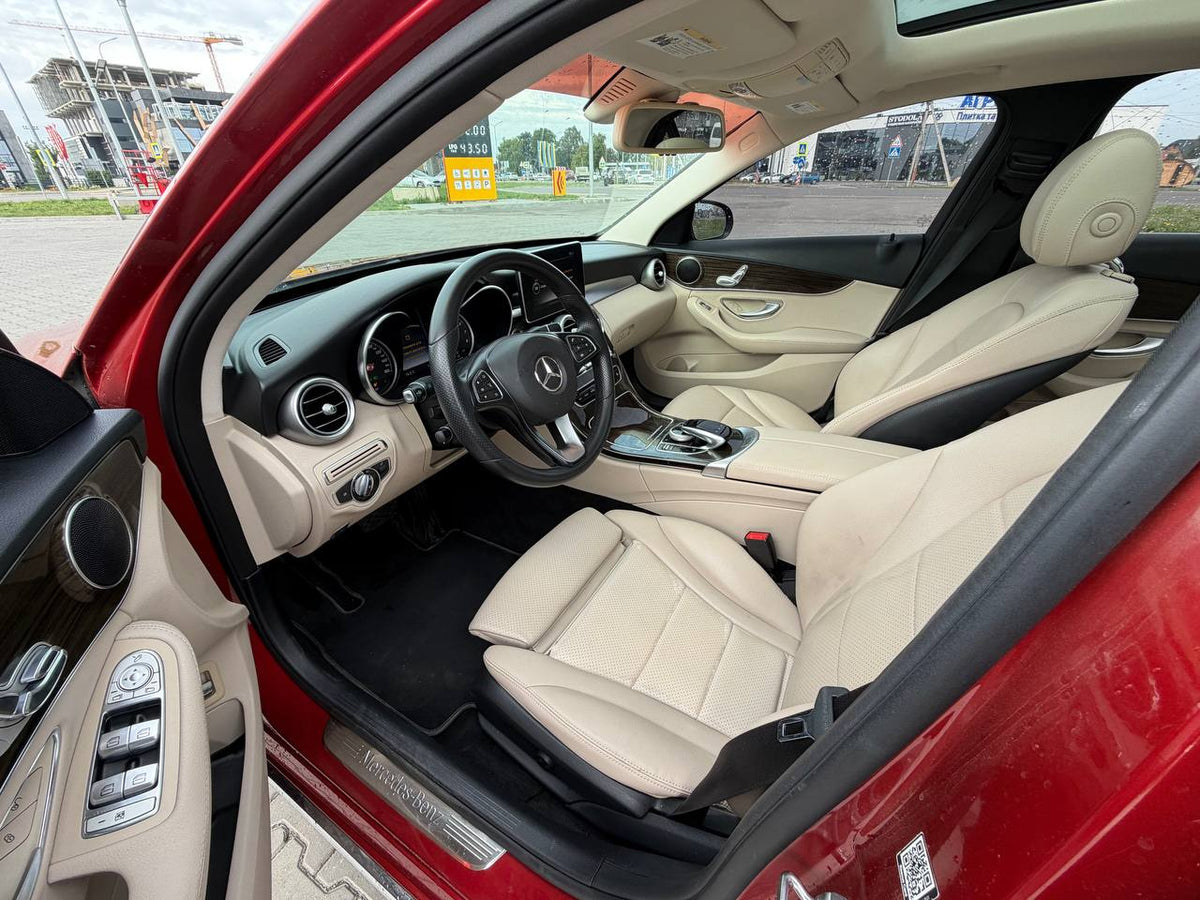 MERCEDES-BENZ C 300
