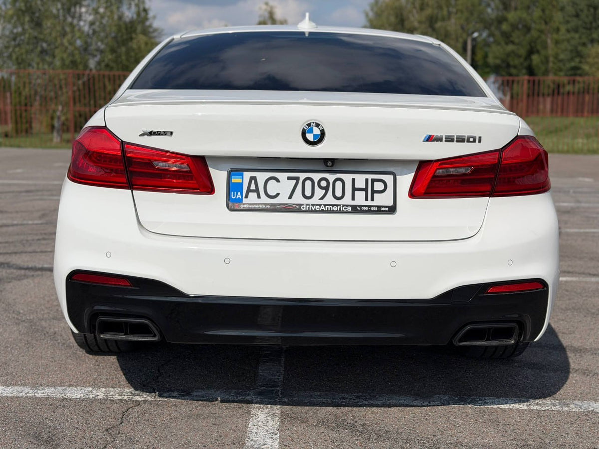 2017 BMW SERIES 5 M550i