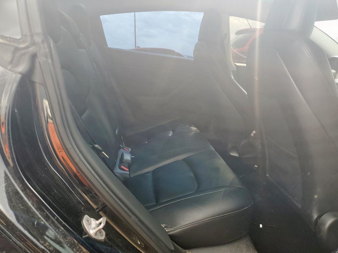 TESLA MODEL 3 LR RWD