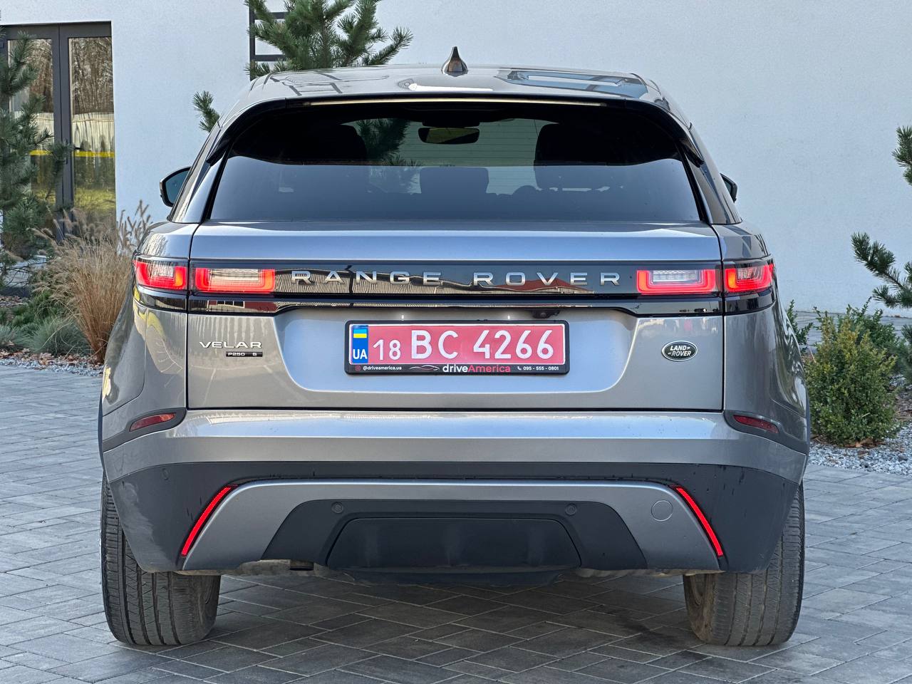 LAND ROVER RANGE ROVER VELAR S