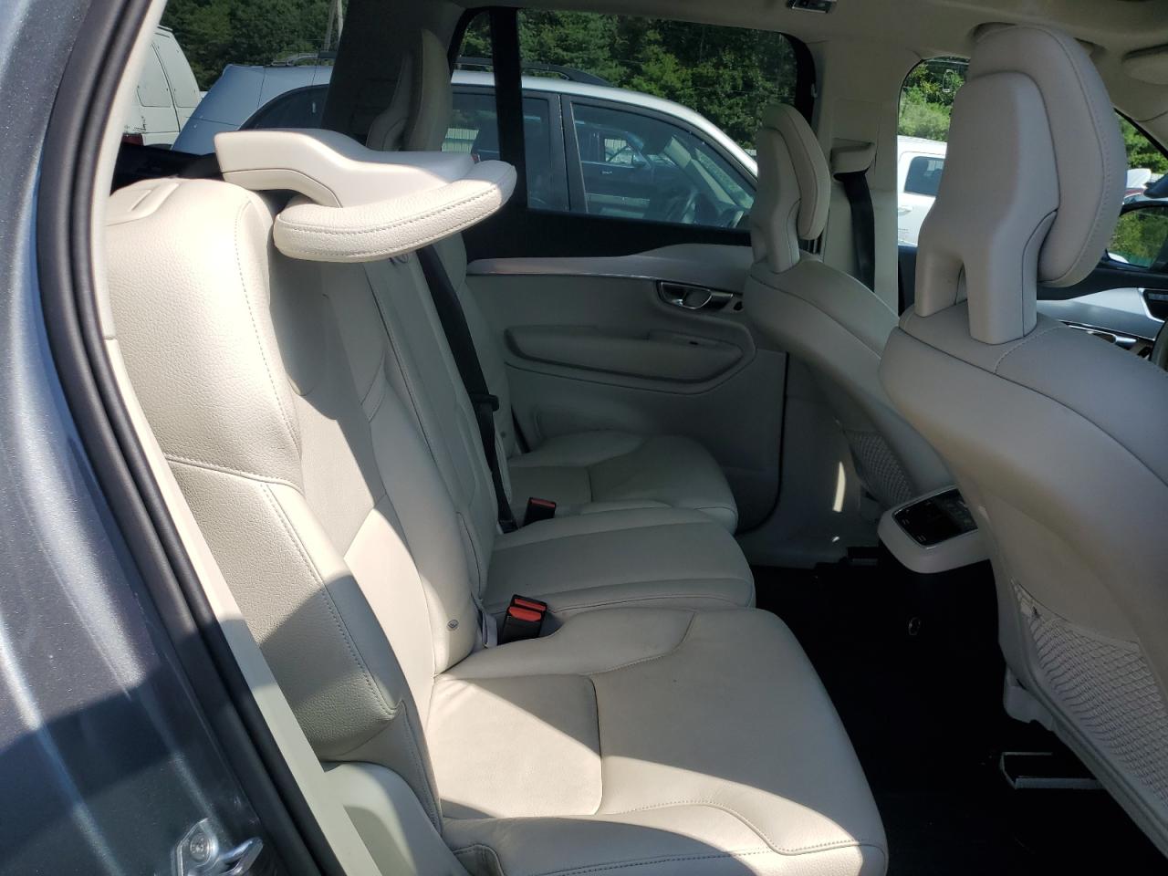 VOLVO XC90 T6 MOMENTUM