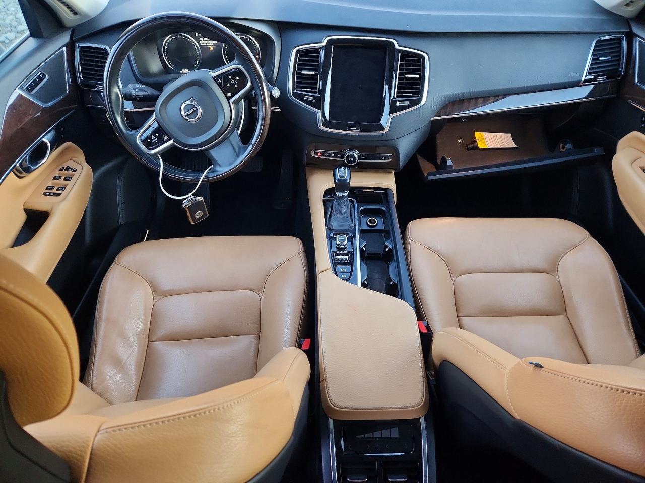 2016 VOLVO XC90 T6 MOMENTUM