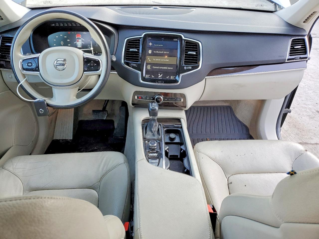 2016 VOLVO XC90 T6 MOMENTUM