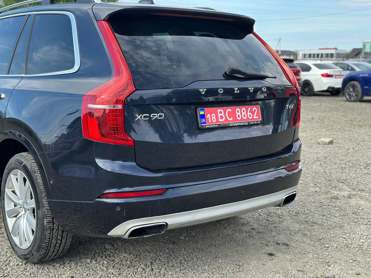 2016 VOLVO XC90 T6 MOMENTUM