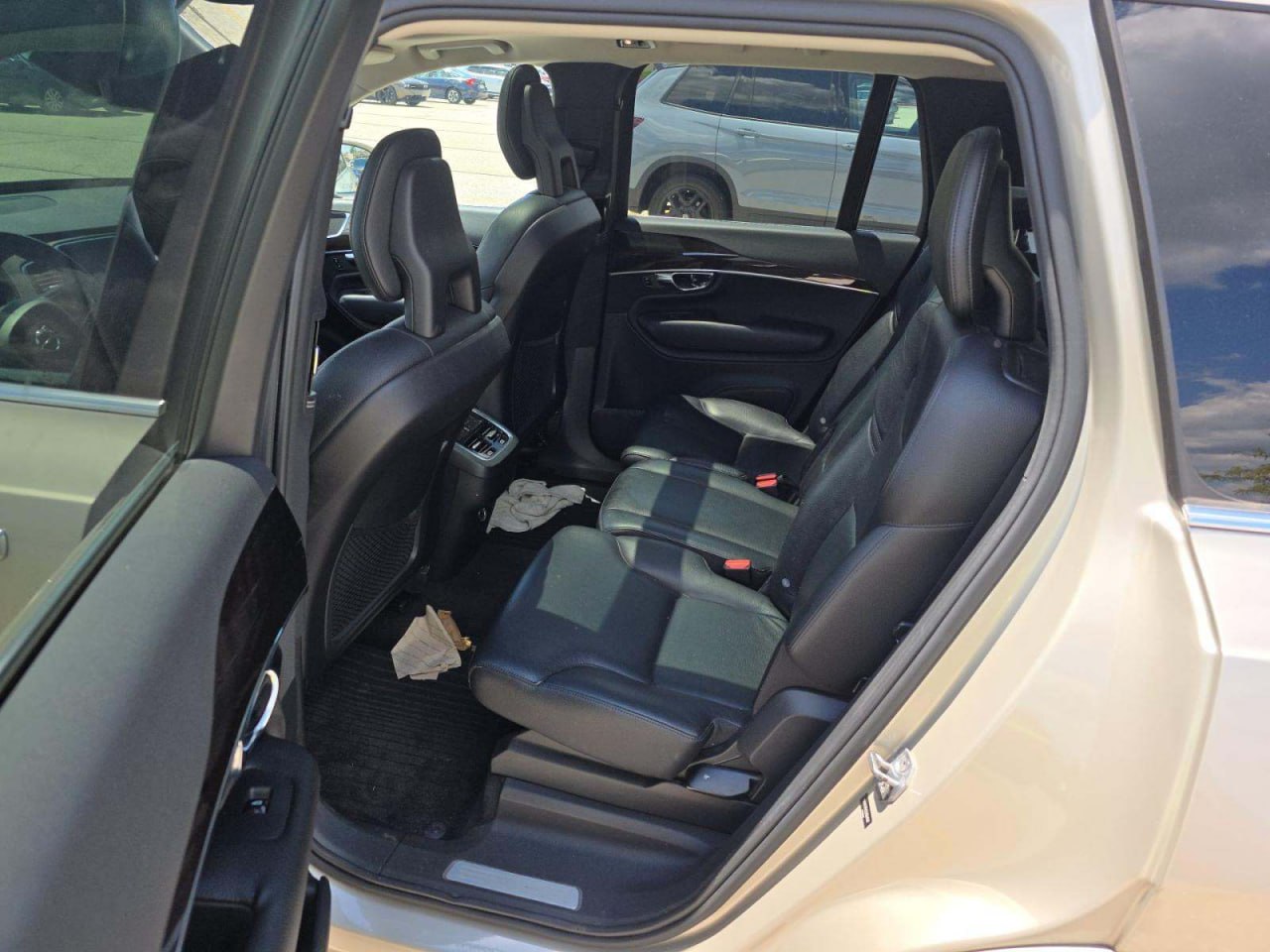2016 VOLVO XC90 T6 MOMENTUM