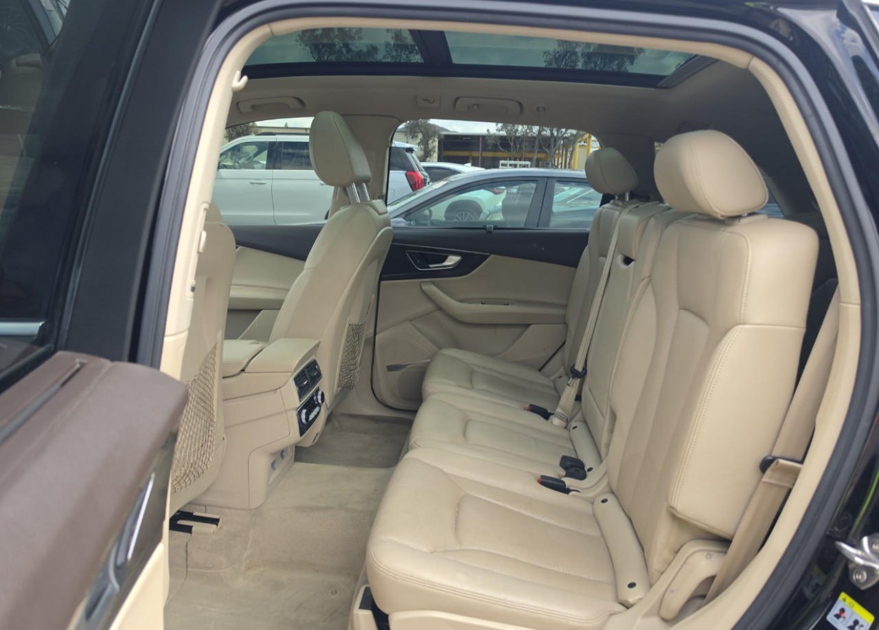 2018 AUDI Q7 PRESTIGE(ПНЕВМА)