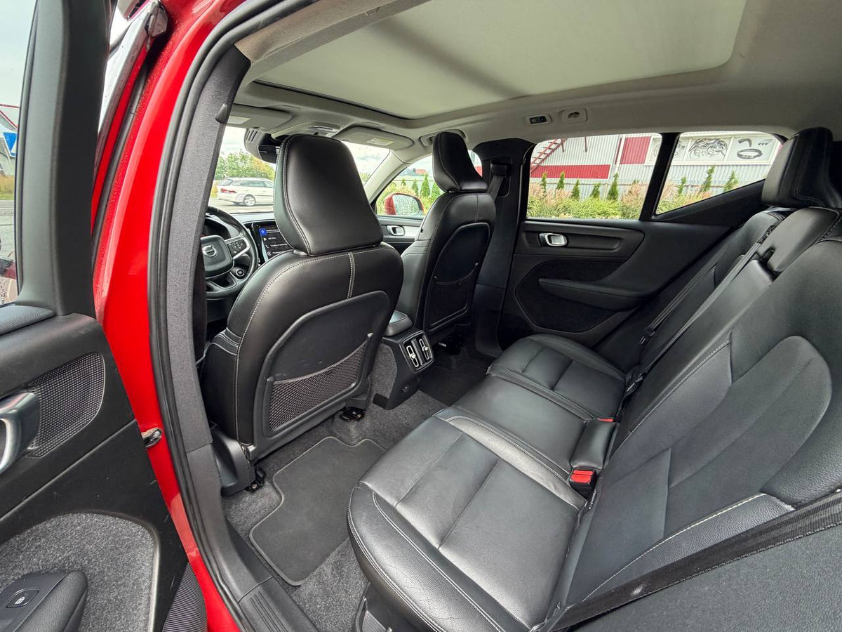 2019 VOLVO XC40 T5 MOMENTUM